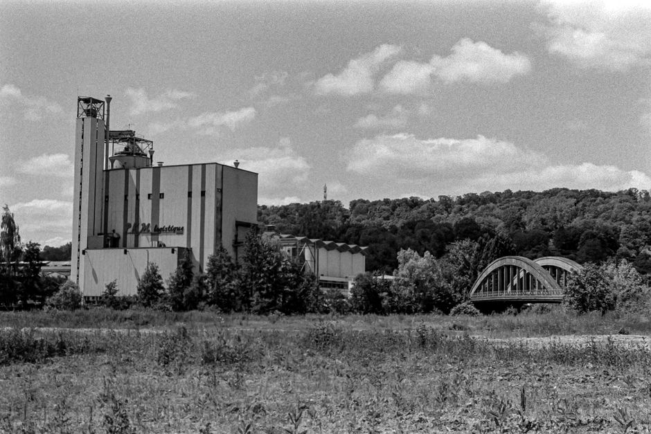 Instalación industrial de producción de biogás en entorno rural