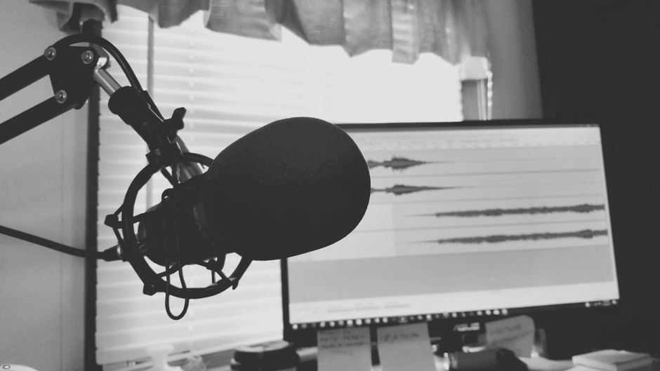 Micrófono de estudio para grabación de podcast